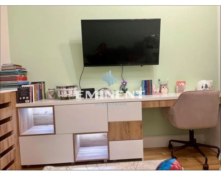 Izdavanje, dvosoban stan, 49m², Uciteljsko Naselje, Zvezdara Sve Podlokacije
