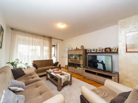 Prodaja, trosoban stan, 120m², Centar, Podgorica - image 2