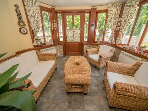 Prodaja, kuća, 169m², Cetinje, Crna Gora - image 7