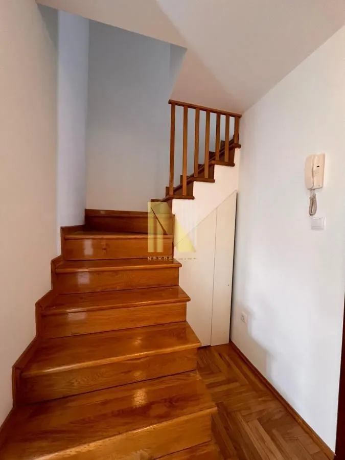 Prodaja, četvorosoban stan, 117m², Bulevar Evrope, Novi Sad Sve Podlokacije