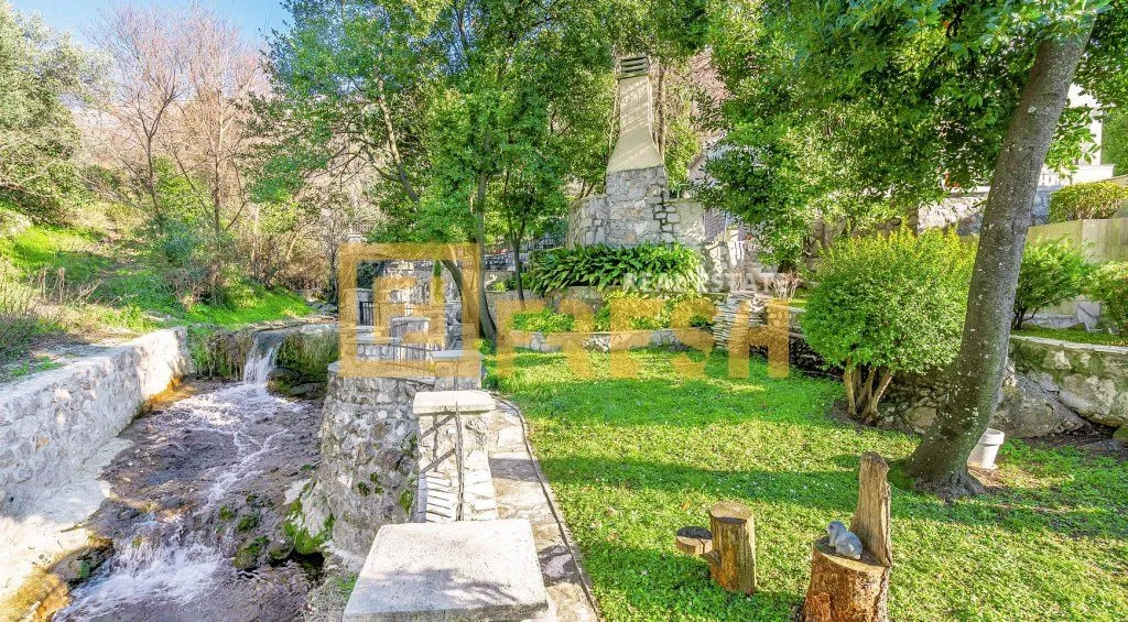 Sale, house, 240m², Kotor, Crna Gora