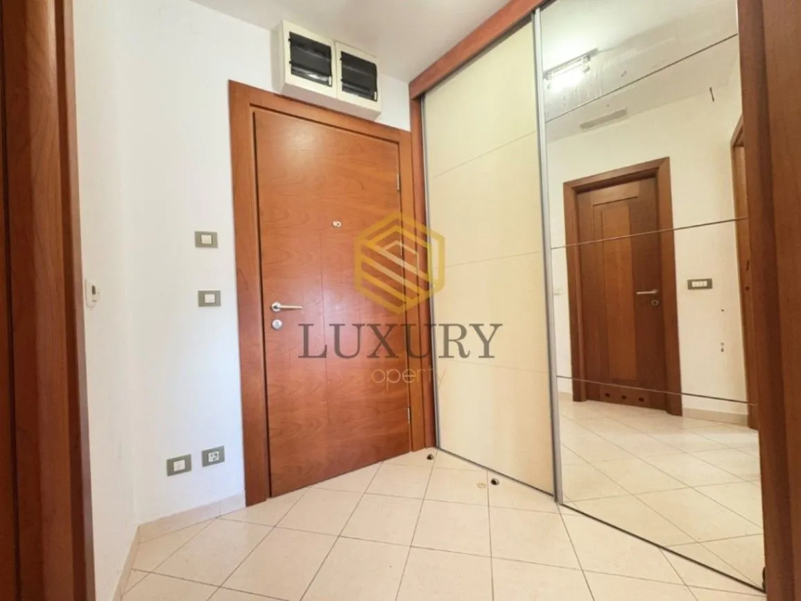 Izdavanje, jednosoban stan, 40m², Preko Morače, Podgorica