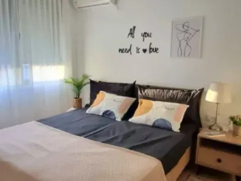 Izdavanje, dvosoban stan, 90m², Tivat, Crna Gora - image 8