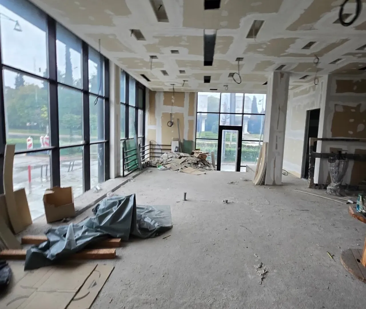 Izdavanje, poslovni prostor, 125m², Centar, Podgorica