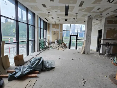 Izdavanje, poslovni prostor, 125m², Centar, Podgorica