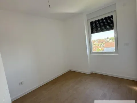 Izdavanje, trosoban stan, 69m², Nova Pazova, Stara Pazova - image 10