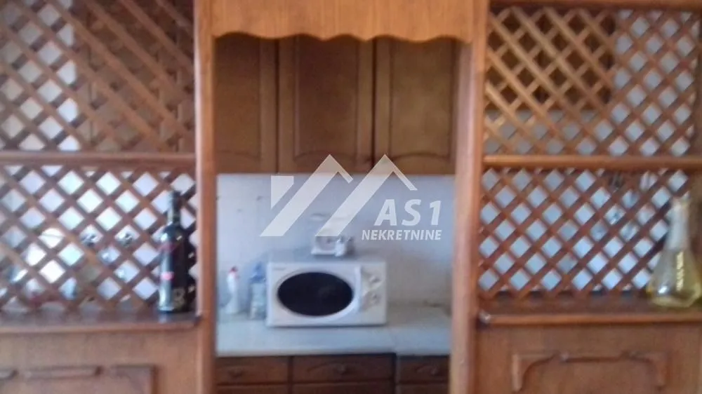 Izdavanje, trosoban stan, 86m², Podbara, Novi Sad Sve Podlokacije