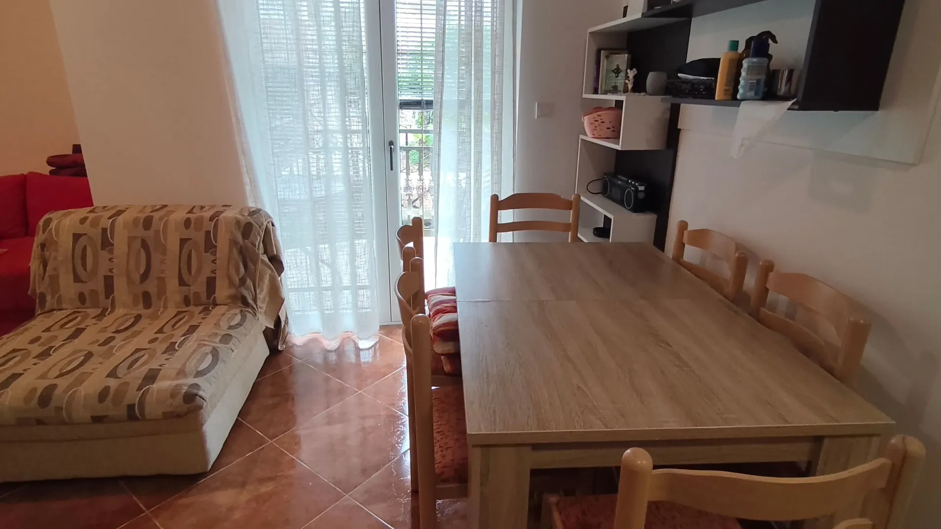 Izdavanje, jednosoban stan, 38m², Baošići, Herceg Novi