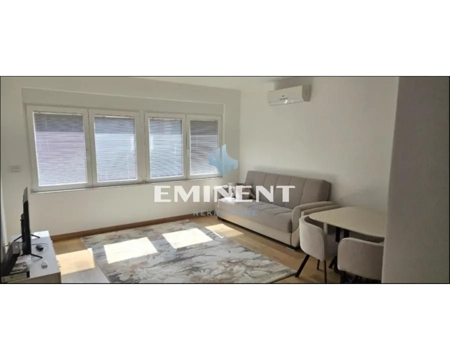 Izdavanje, trosoban stan, 62m², Đeram Pijaca, Beograd
