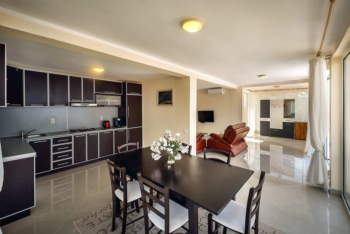 Prodaja, kuća, 150m², Krašići, Tivat