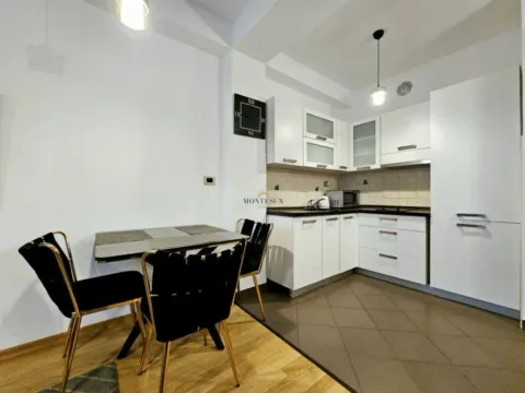 Izdavanje, dvosoban stan, 53m², Budva, Crna Gora