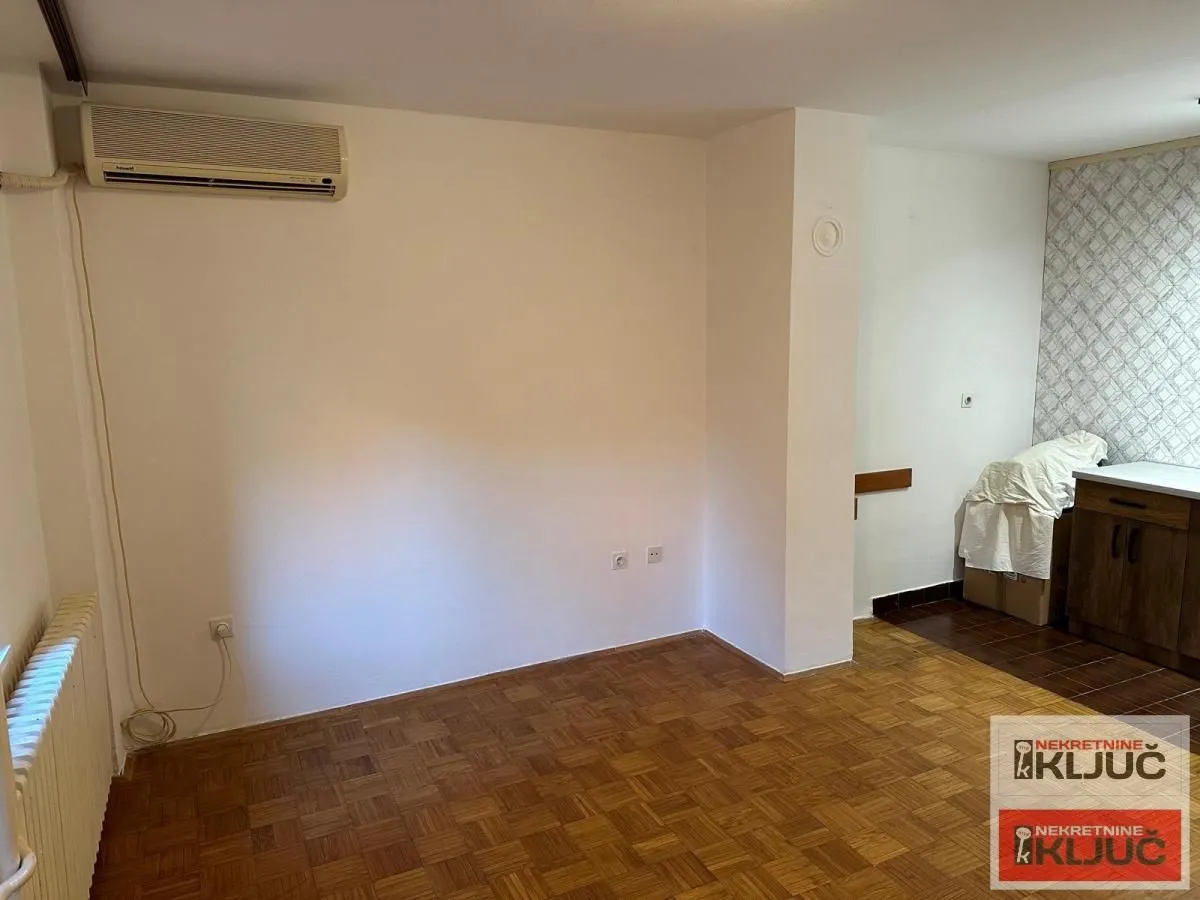 Prodaja, garsonjera, 27m², Novo naselje, Novi Sad