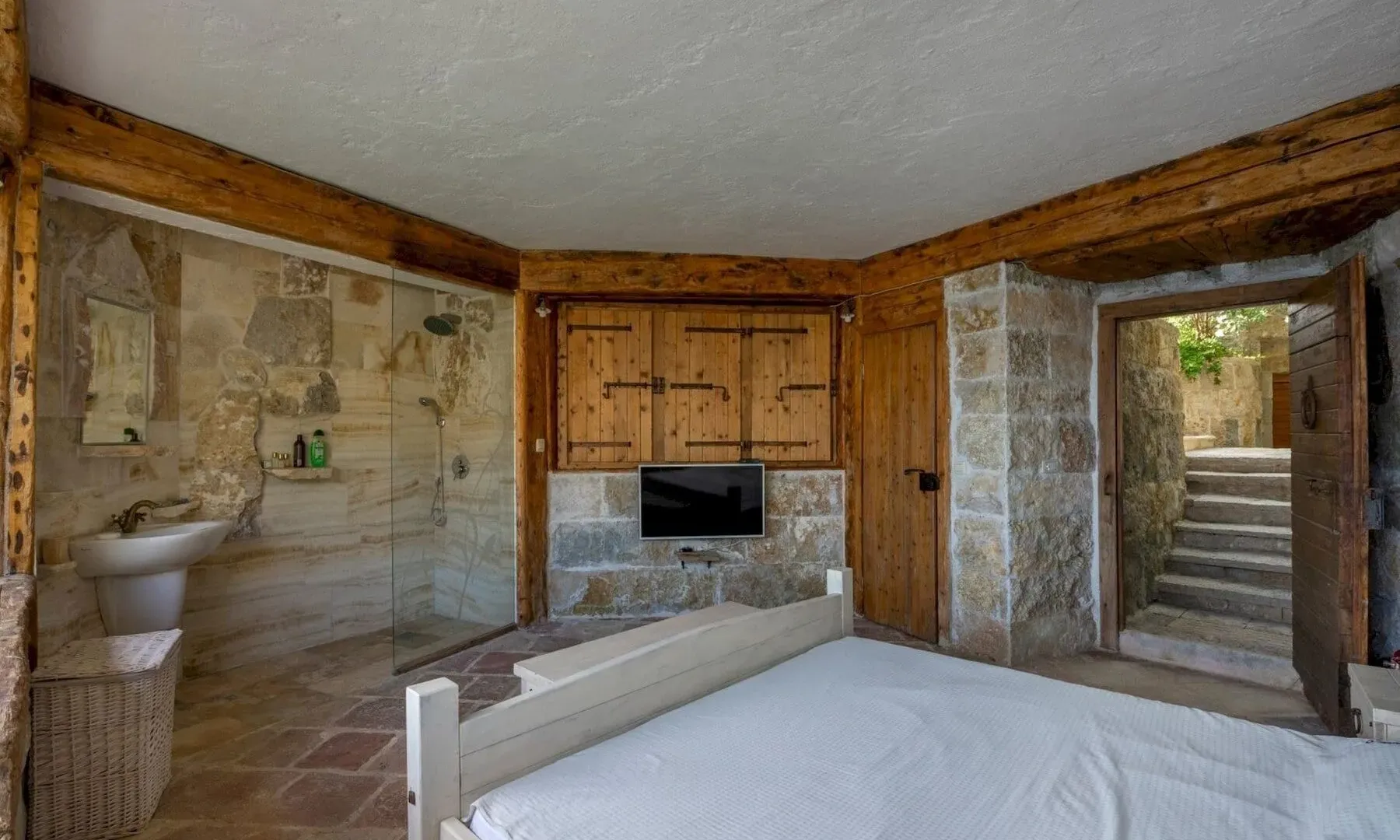 Sale, house, 200m², Reževići, Budva
