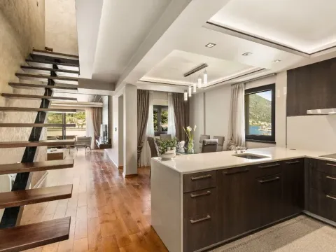 Prodaja, dvosoban stan, 100m², Dobrota, Kotor - image 16