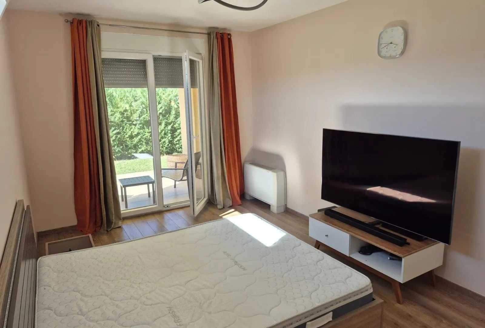 Izdavanje, kuća, 157m², Tološi, Podgorica
