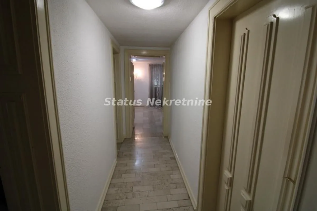 Prodaja, kuća, 416m², Sremska Mitrovica, Srbija