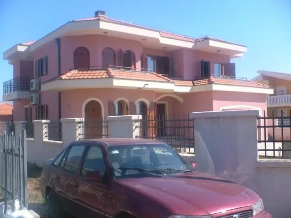 Rent, house, 380m², Tološi, Podgorica
