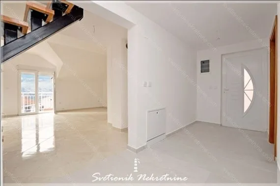 Prodaja, trosoban stan, 115m², Gomila, Herceg Novi