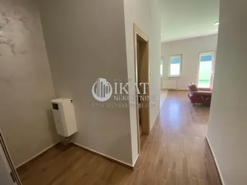 Izdavanje, trosoban stan, 75m², Zemun Gornji Grad, Zemun Sve Podlokacije - image 11