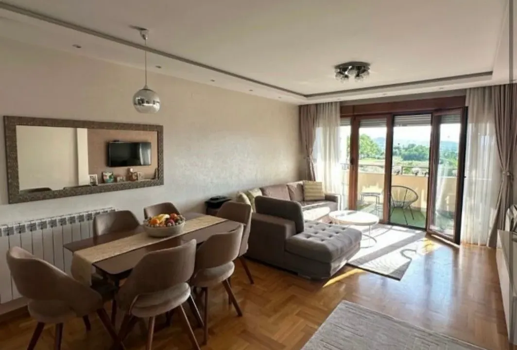 Prodaja, trosoban stan, 97m², Krivi Most, Podgorica