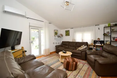 Rent, two bedroom apartment, 88m², Blok 9, Podgorica - image 4