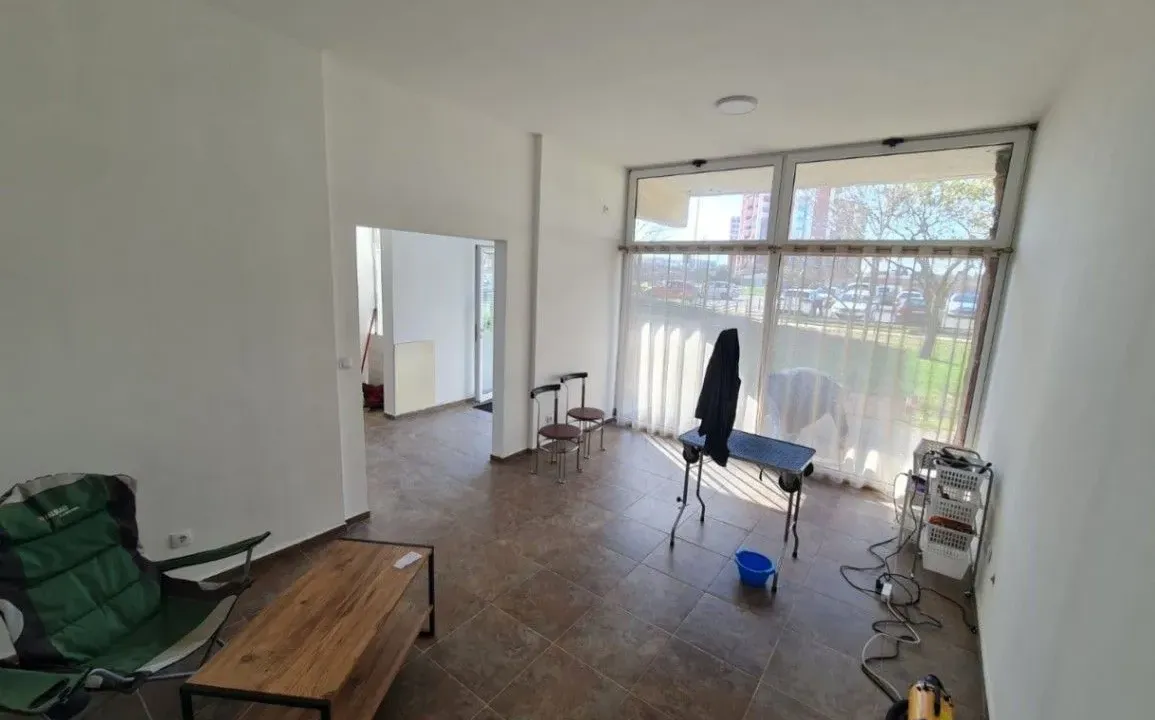 Izdavanje, poslovni prostor, 116m², Baston, Podgorica