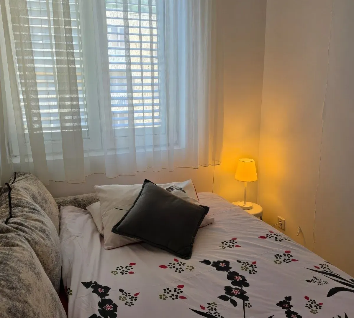 Izdavanje, dvosoban stan, 70m², Topla, Herceg Novi
