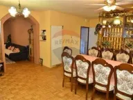 Izdavanje, kuća, 696m², Zlatica, Podgorica - image 56