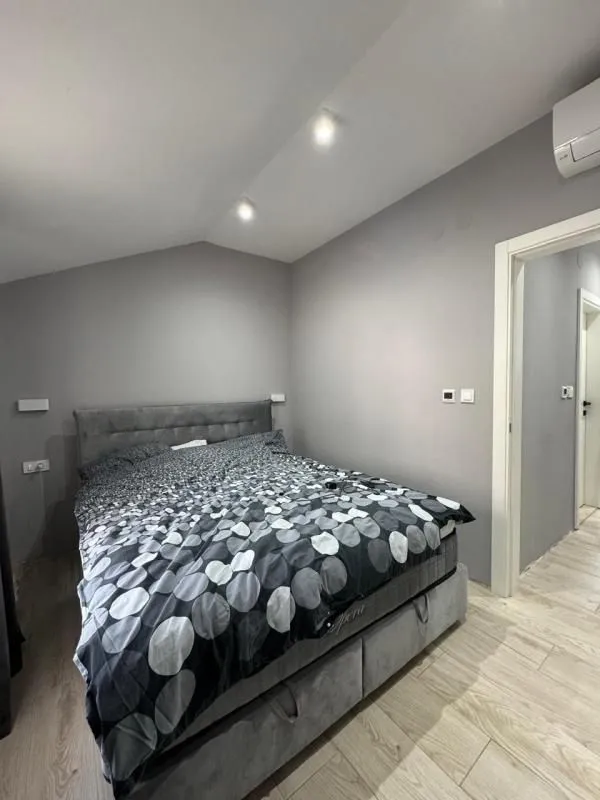 Prodaja, jednosoban stan, 45m², Baošići, Herceg Novi