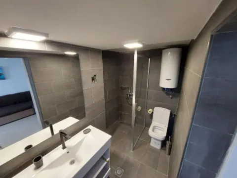 Izdavanje, jednosoban stan, 35m², Sveti Stefan, Budva - image 4