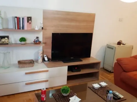 Izdavanje, jednosoban stan, 42m², Kod Big Fashion-a, Podgorica - image 10