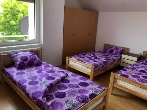 Izdavanje, trosoban stan, 112m², Centar, Inđija - image 7