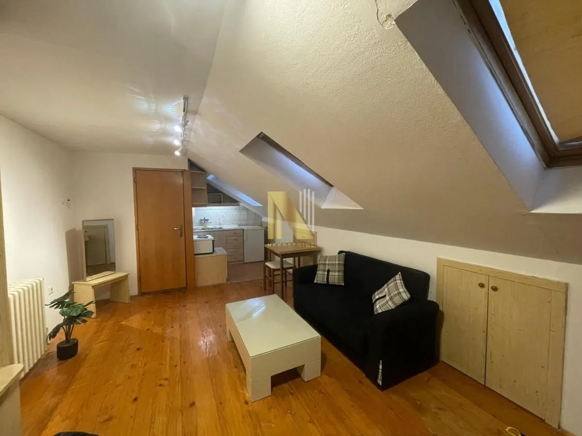 Izdavanje, garsonjera, 25m², Centar, Novi Sad