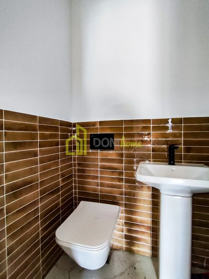 Prodaja, trosoban stan, 137m², Centar, Podgorica
