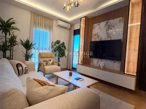 Izdavanje, jednosoban stan, 47m², City Kvart, Podgorica - image 1