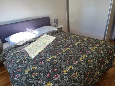 Izdavanje, jednosoban stan, 42m², Pobrežje, Podgorica - image 7