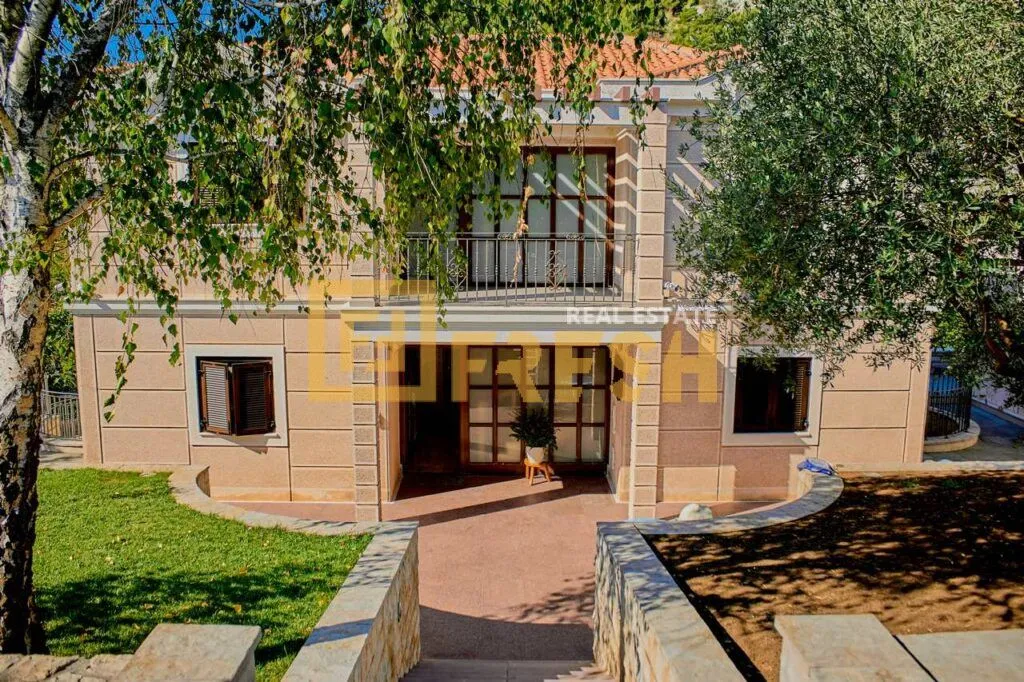 Izdavanje, kuća, 300m², Zagorič, Podgorica