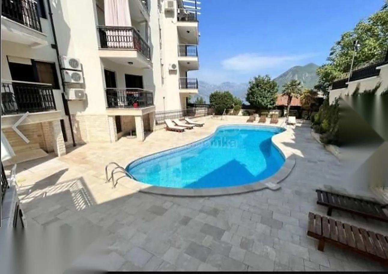 Prodaja, trosoban stan, 95m², Dobrota, Kotor