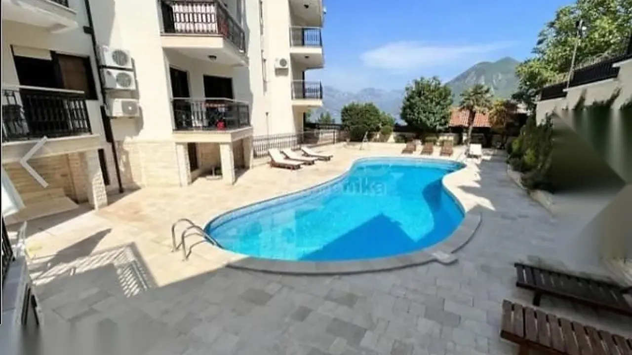 Sale, three bedroom apartment, 95m², Dobrota, Kotor