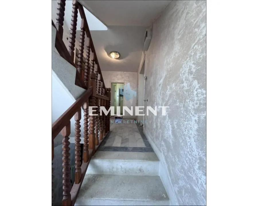 Sale, house, 265m², Voždovac Sve Podlokacije, Beograd