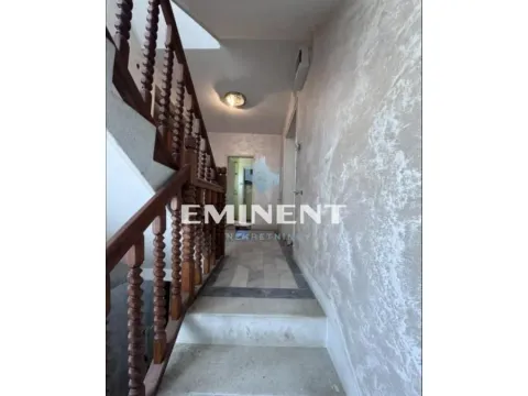 Sale, house, 265m², Voždovac Sve Podlokacije, Beograd - image 6