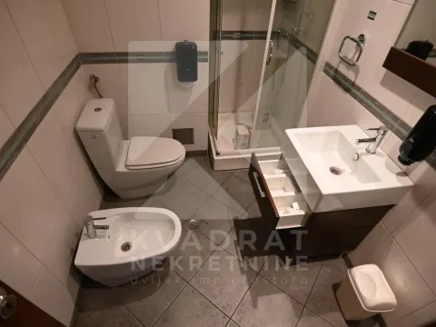 Izdavanje, poslovni prostor, 130m², Momišići, Podgorica - image 6