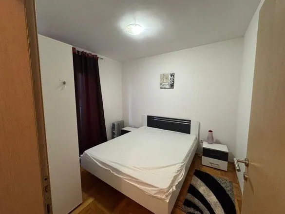 Izdavanje, dvosoban stan, 50m², Luštica Bay, Tivat