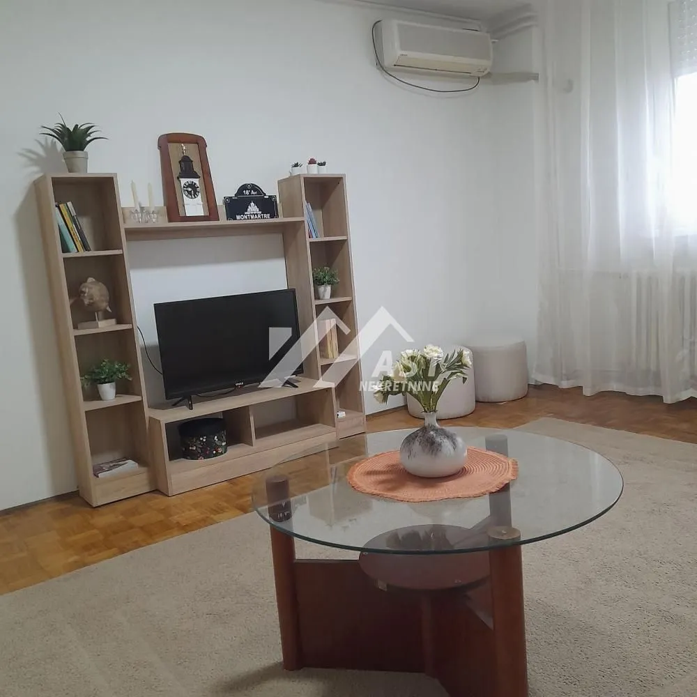 Izdavanje, dvosoban stan, 60m², Rotkvarija, Novi Sad Sve Podlokacije