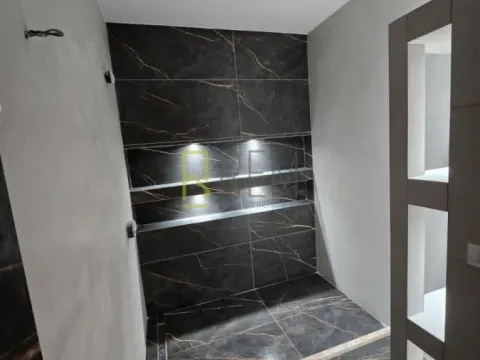 Sale, two bedroom apartment, 72m², Stari Aerodrom, Podgorica - image 9