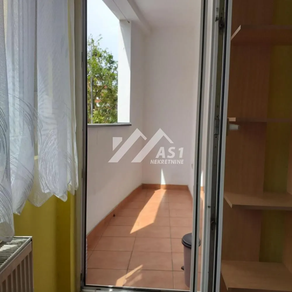 Izdavanje, jednosoban stan, 35m², Adamovićevo Naselje, Novi Sad Sve Podlokacije
