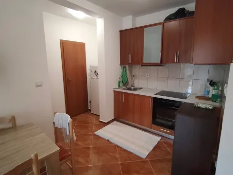 Izdavanje, jednosoban stan, 38m², Baošići, Herceg Novi - image 4