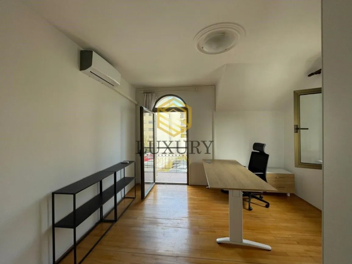 Rent, office space, 220m², Stara Varoš, Podgorica