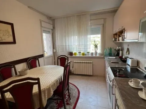 Prodaja, trosoban stan, 80m², Voždovac Sve Podlokacije, Beograd - image 8