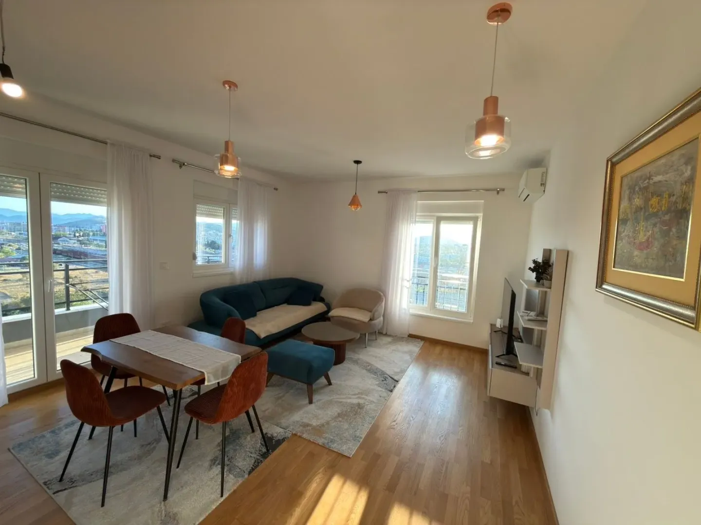 Izdavanje, dvosoban stan, 65m², Stari Aerodrom, Podgorica